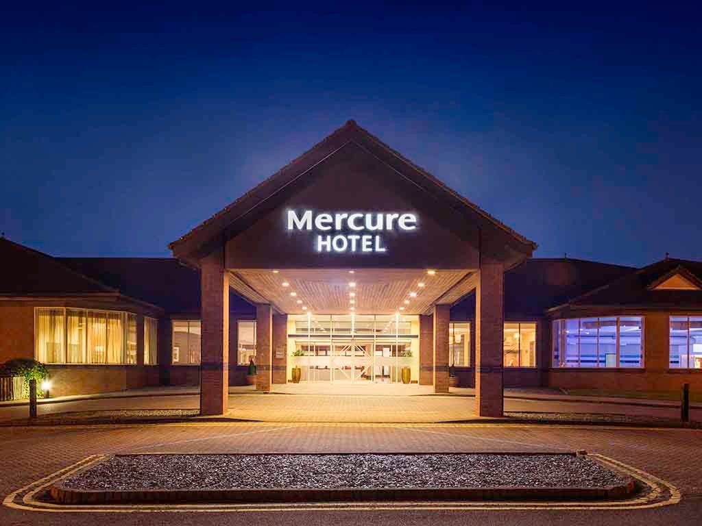 New Year Party Popper Mercure Daventry